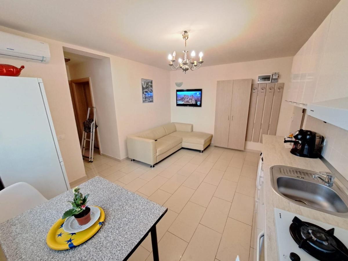 Bine Ati Venit La Maria Str Ion Alexandru Nr 1 Bl 14 Ap 1 Leilighet Arad Eksteriør bilde