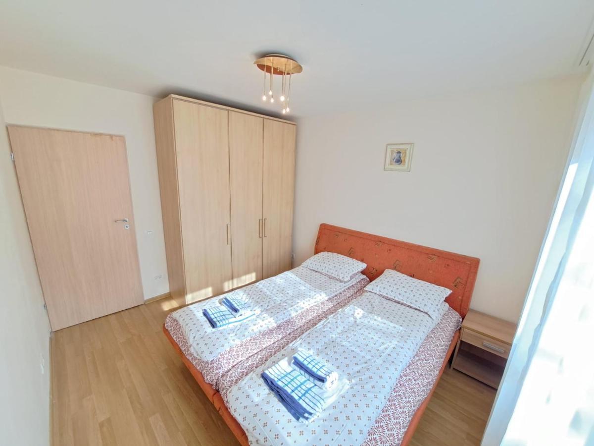 Bine Ati Venit La Maria Str Ion Alexandru Nr 1 Bl 14 Ap 1 Leilighet Arad Eksteriør bilde