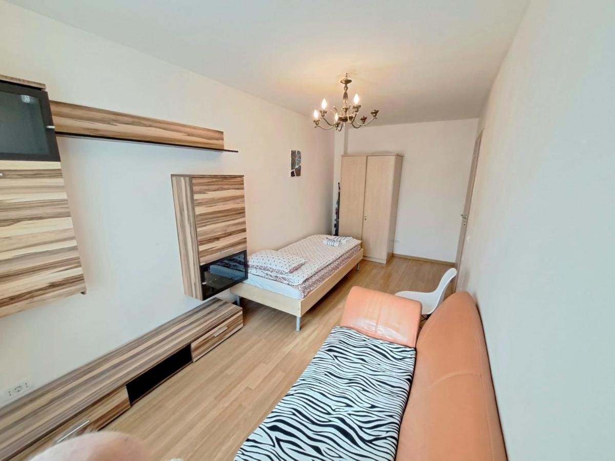 Bine Ati Venit La Maria Str Ion Alexandru Nr 1 Bl 14 Ap 1 Leilighet Arad Eksteriør bilde