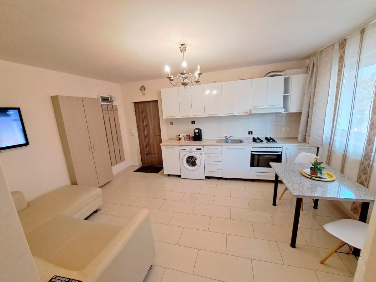 Bine Ati Venit La Maria Str Ion Alexandru Nr 1 Bl 14 Ap 1 Leilighet Arad Eksteriør bilde